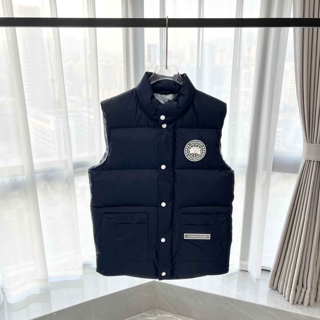 94_Canada Goose Vest
