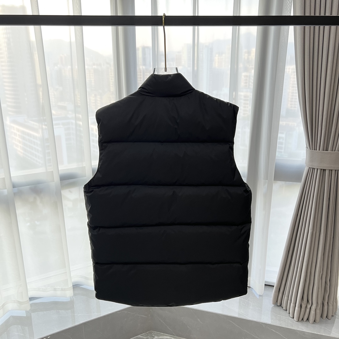 95_Canada Goose Vest