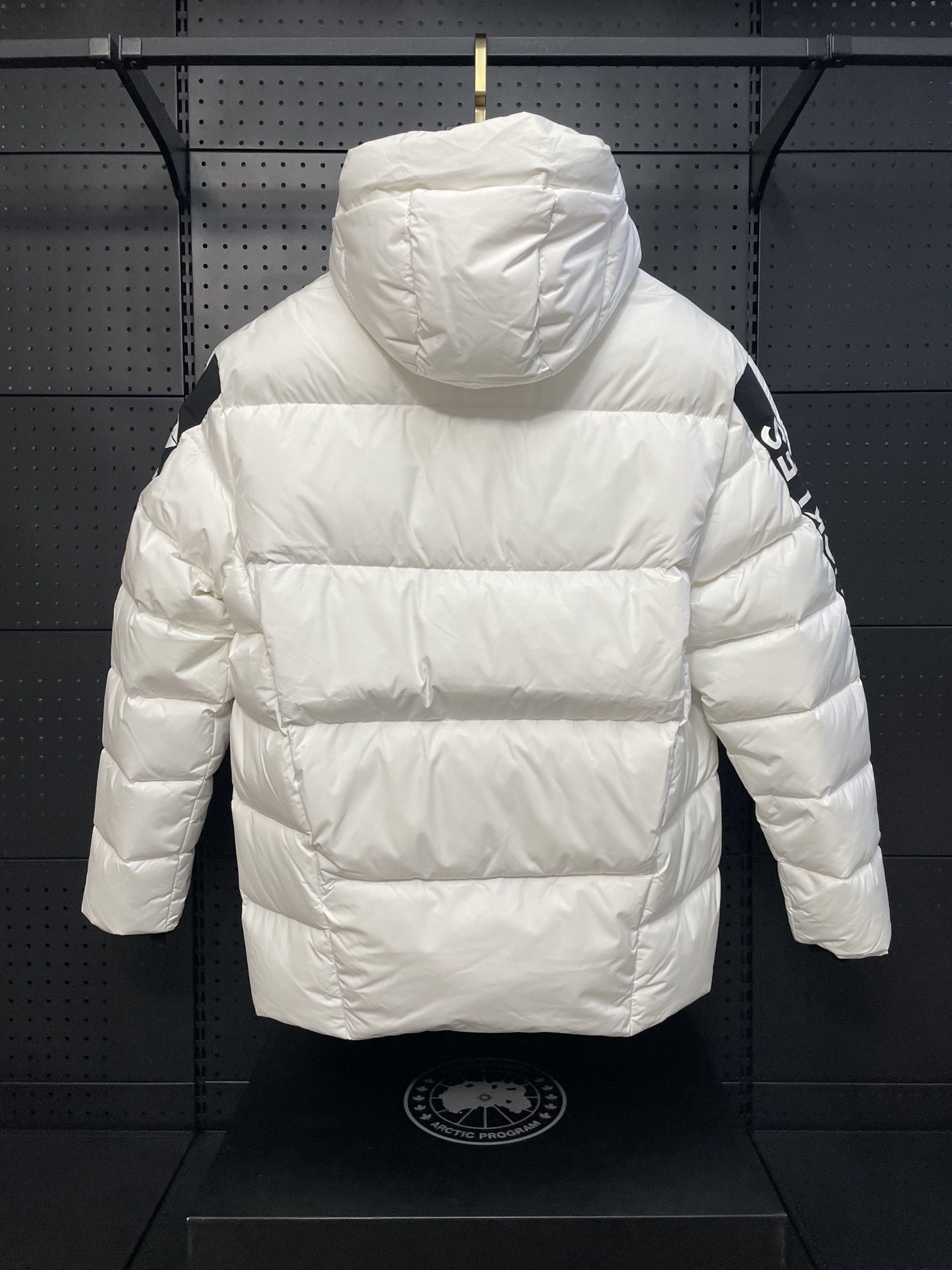 41_MOOSE KNUCKLES Down Jacket