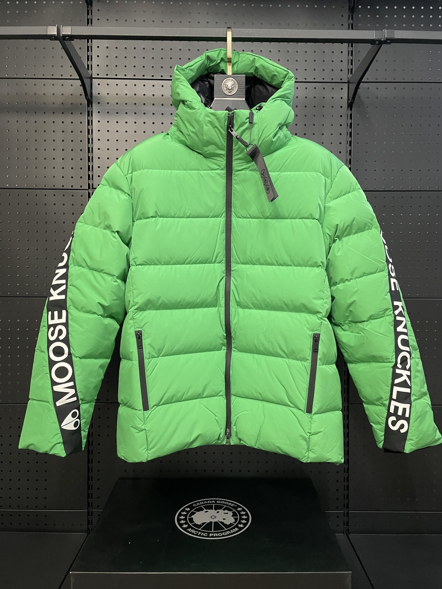 43_MOOSE KNUCKLES Down Jacket