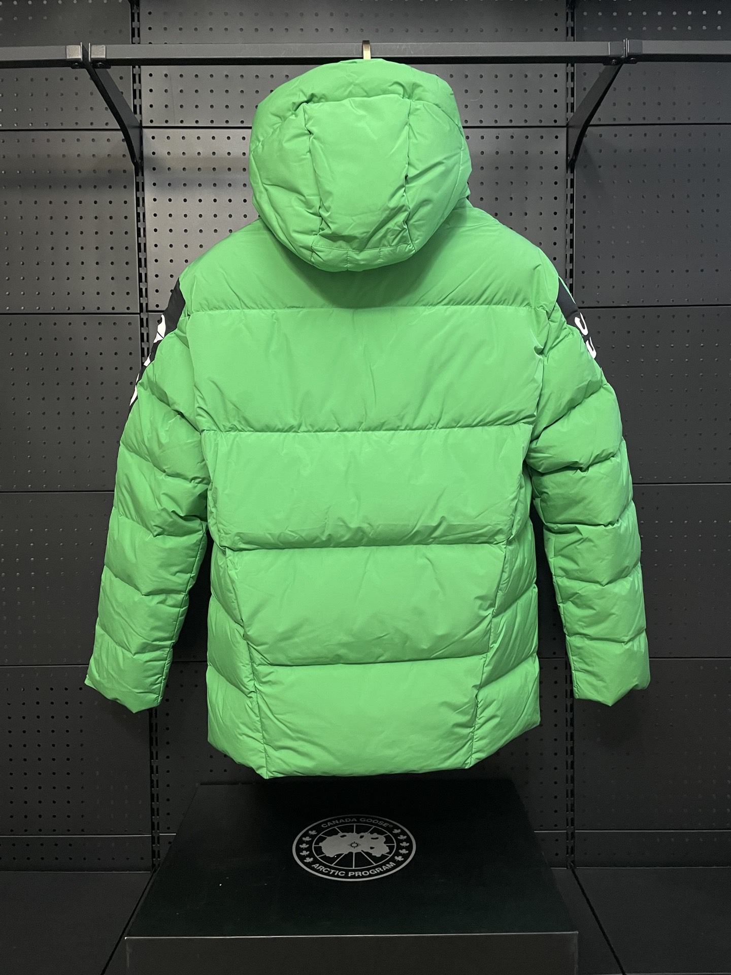 43_MOOSE KNUCKLES Down Jacket