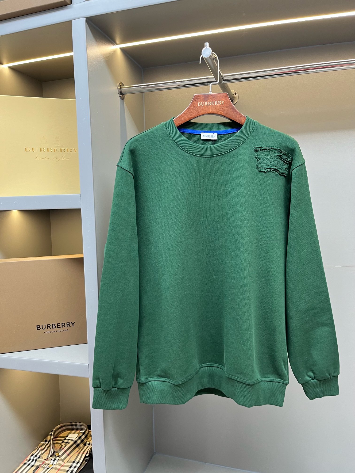 109_Burberry Crewneck