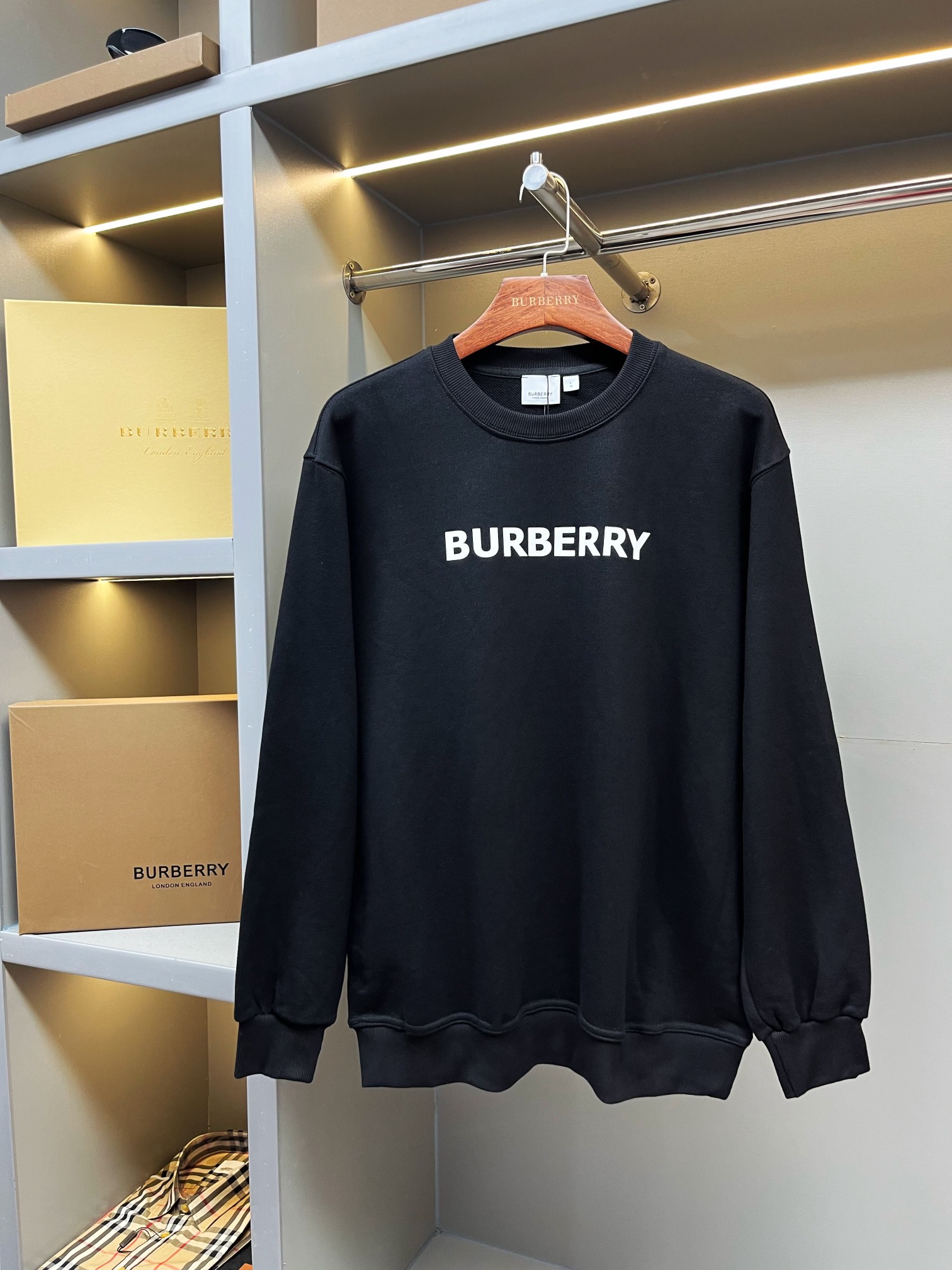 104_Burberry Crewneck