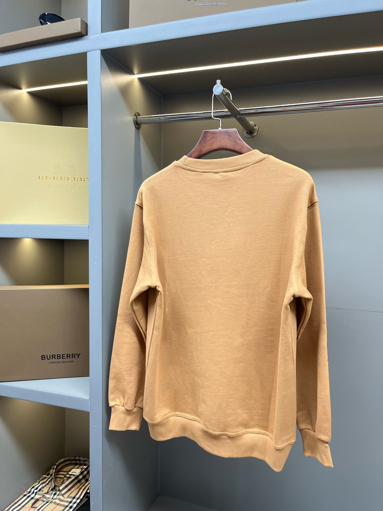 101_Burberry Crewneck