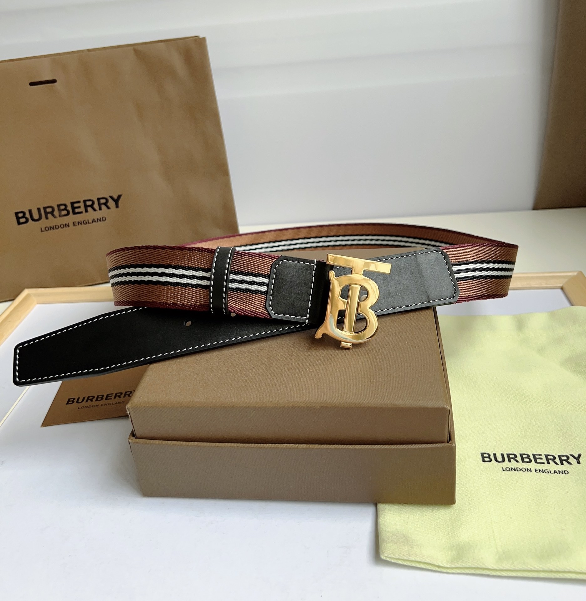 55_Burberry Belt