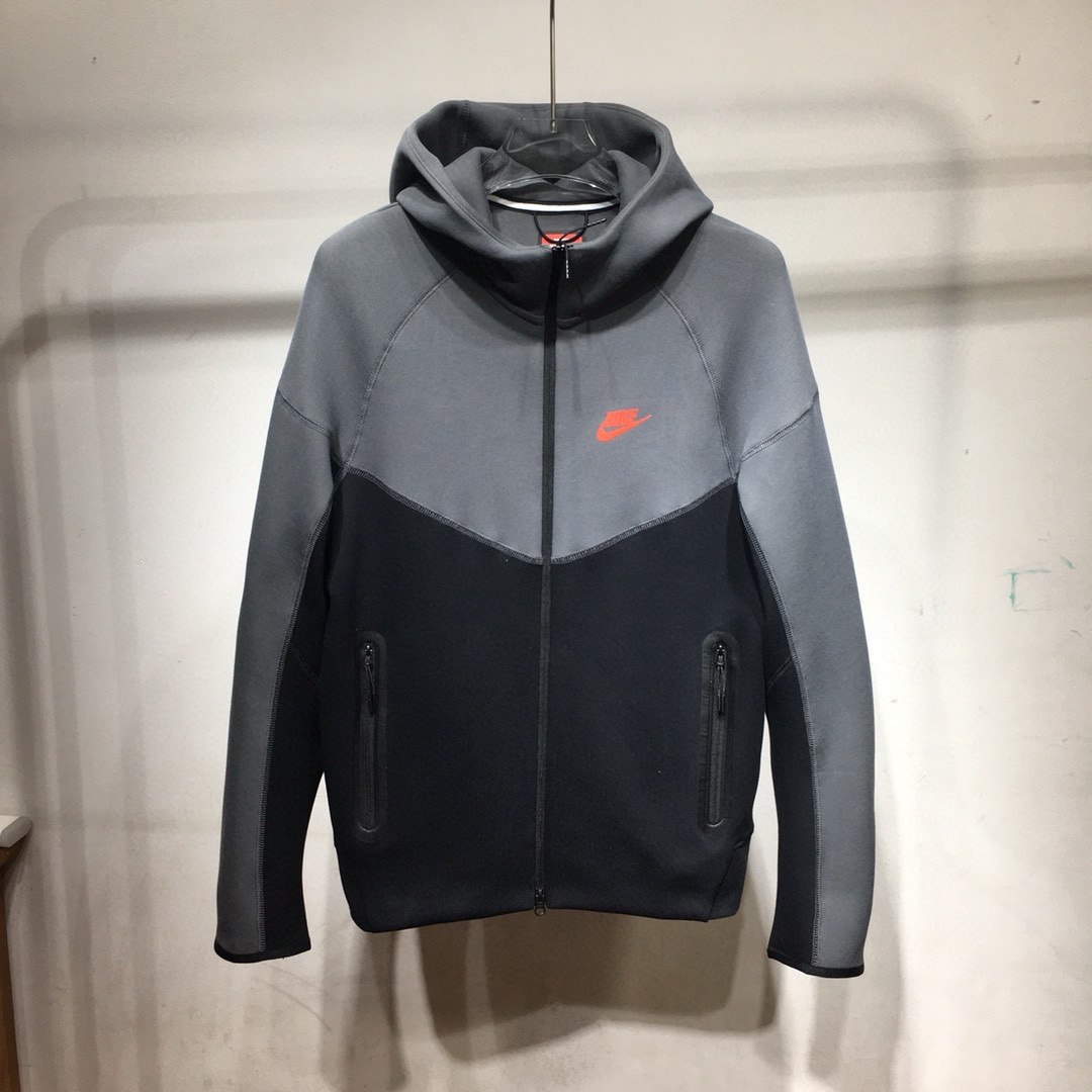 38_Nike Tracksuit