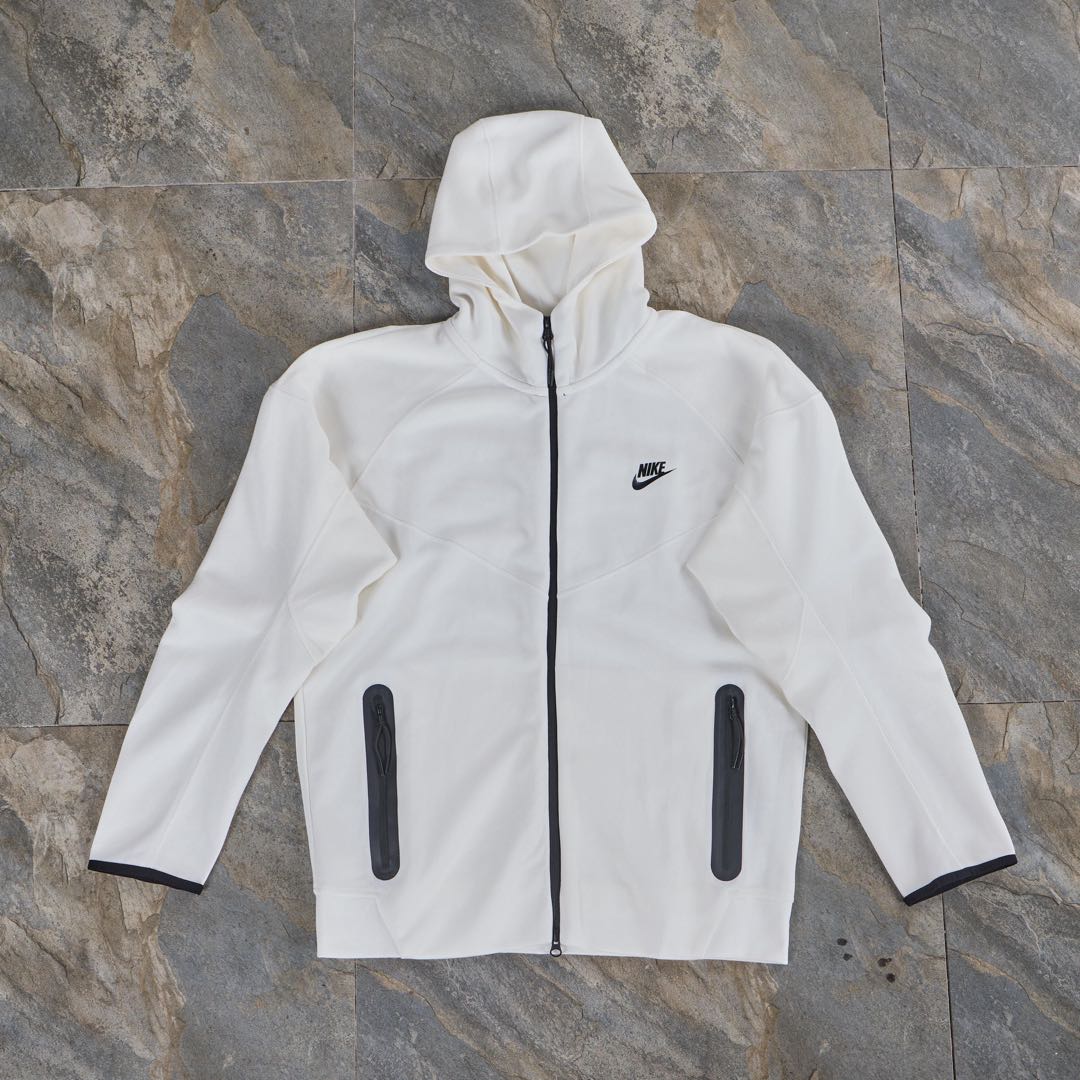 34_Nike Tracksuit