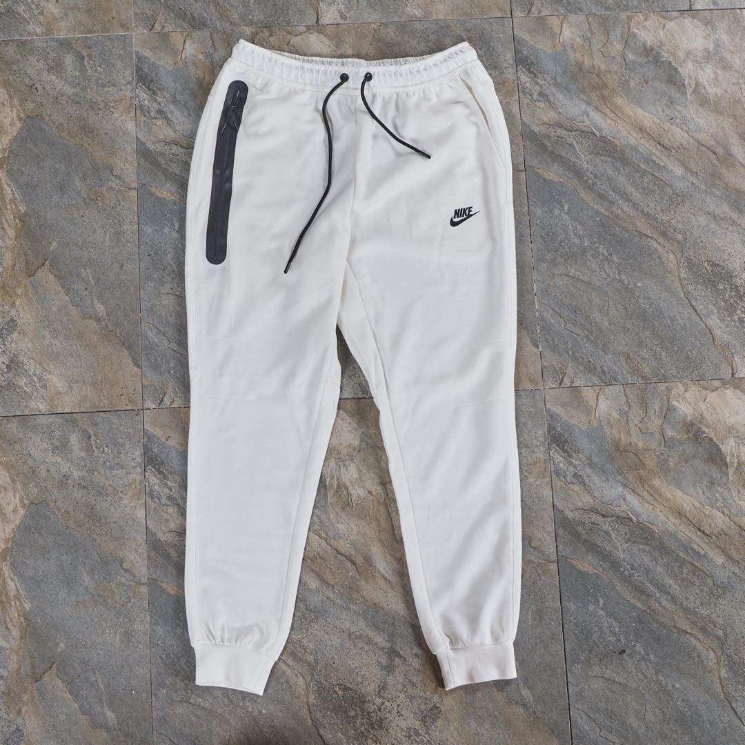 34_Nike Tracksuit