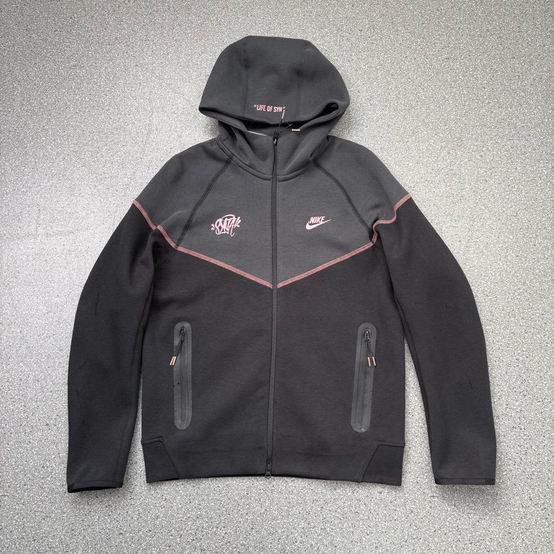 39_Nike Tracksuit