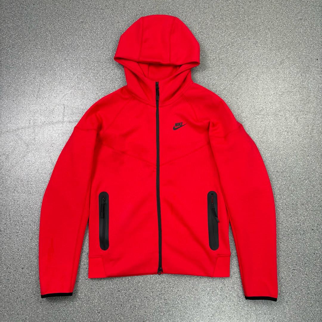 35_Nike Tracksuit