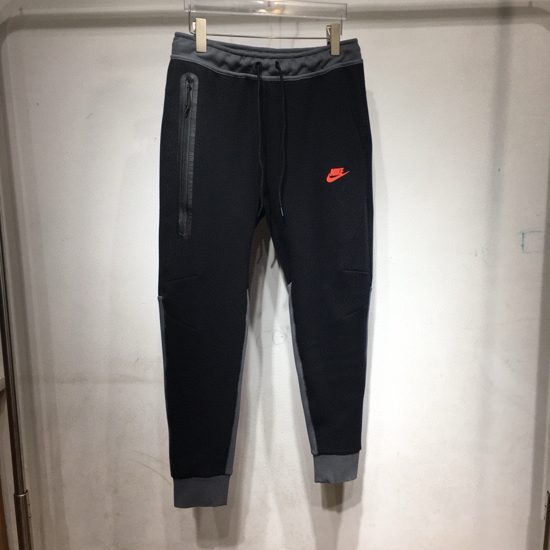 38_Nike Tracksuit