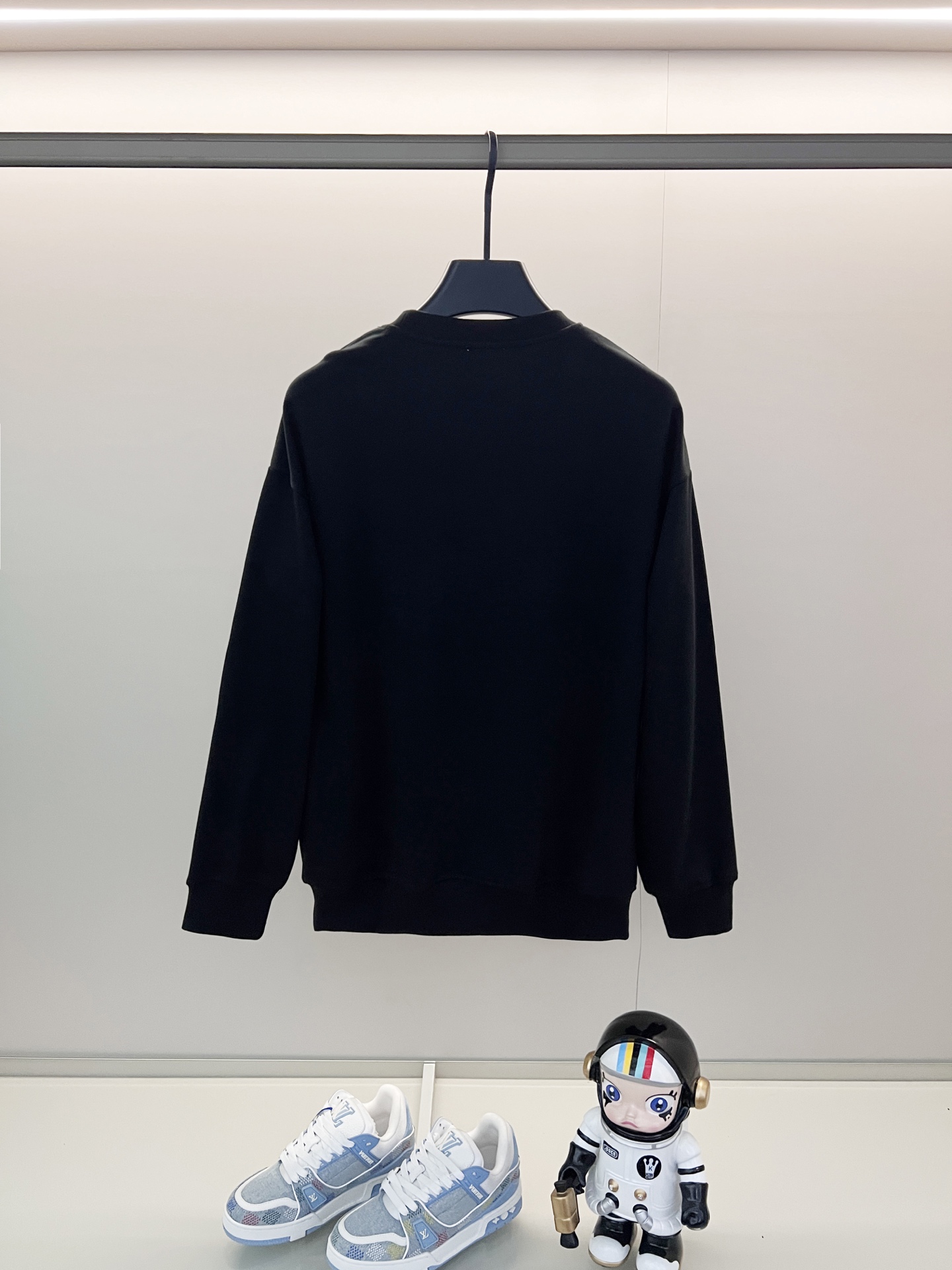 68_Burberry Crewneck