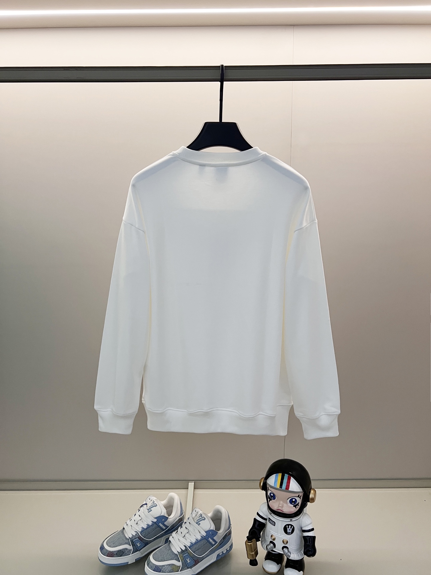 69_Burberry Crewneck