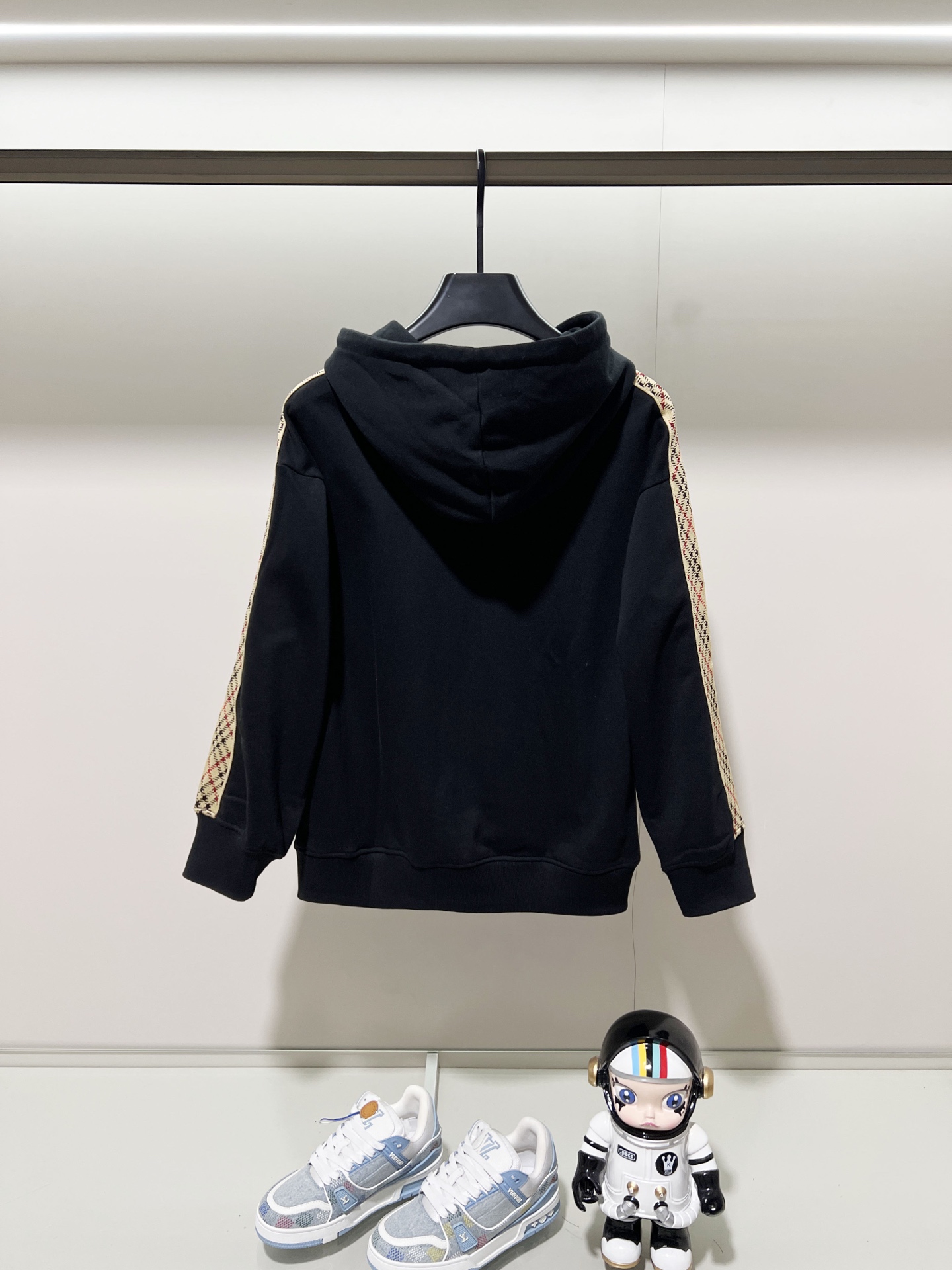 90_Burberry Hoodie