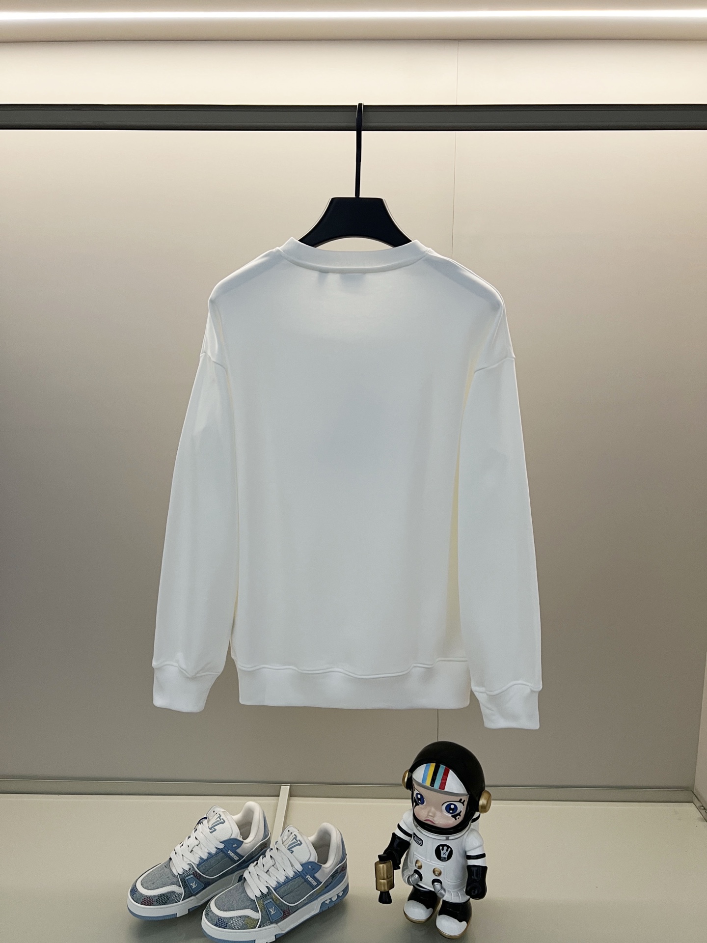 72_Burberry Crewneck