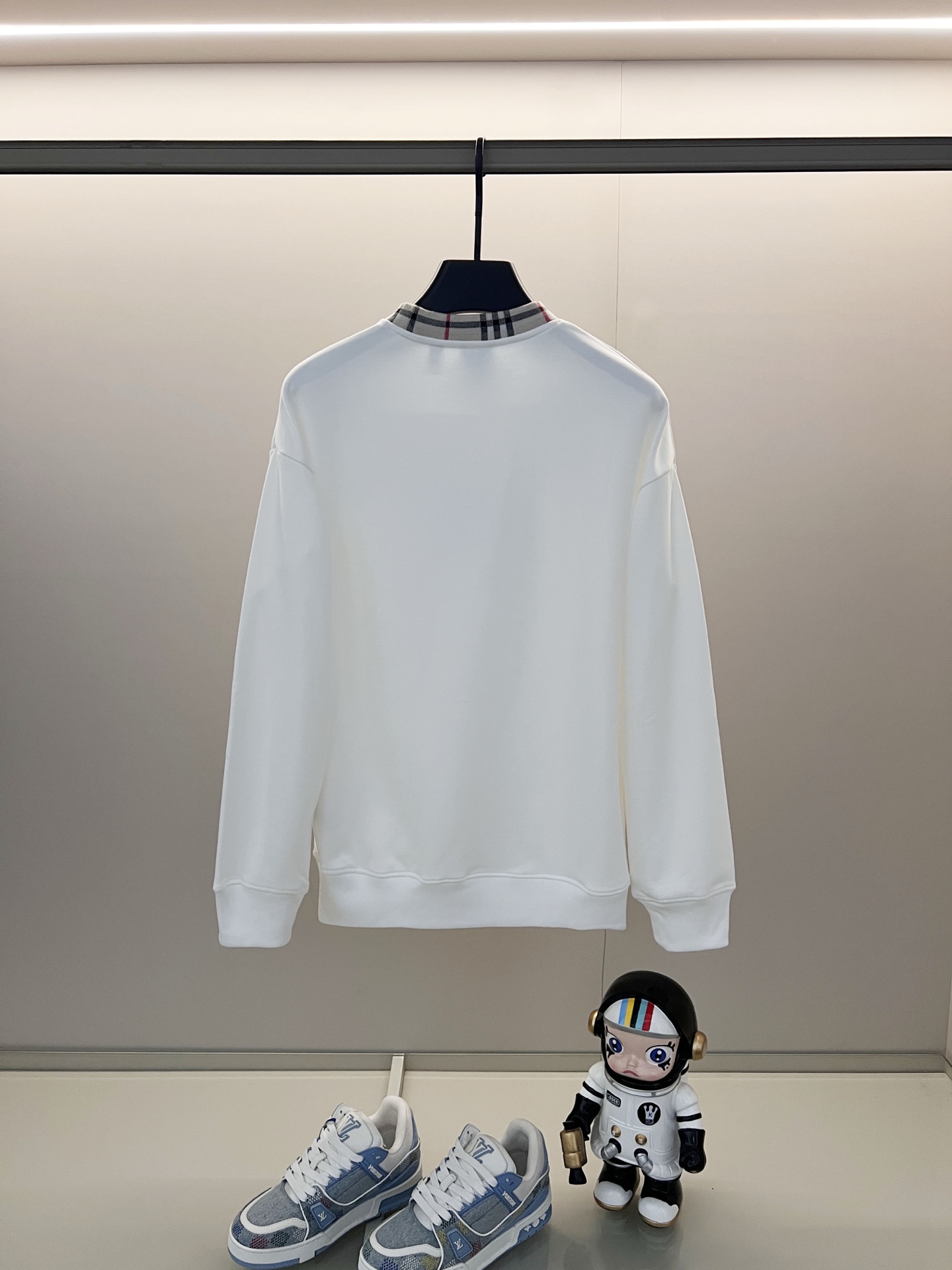 78_Burberry Crewneck