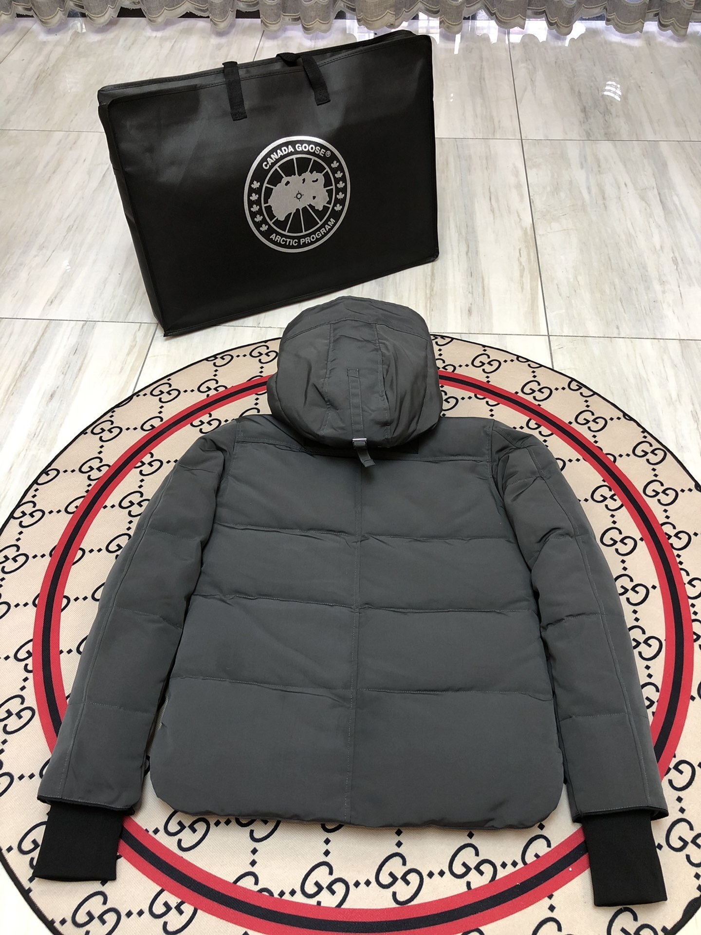 73_Canada Goose Down Jacket